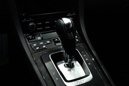 Skąd bierze się opóźnienie reakcji automatycznej skrzyni biegów