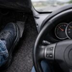 Skąd bierze się opóźniona reakcja pedału gazu w nowoczesnych autach